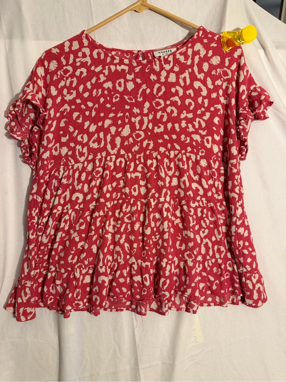 #372 ANDREE BY UNIT Pink and White Leopard Print Ruffled Short Sleeve Top